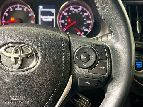 Used 2018 Toyota RAV4 SE w/ Power Extra Value Package image 19