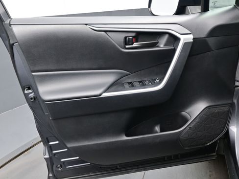 Used 2024 Toyota RAV4 LE image 9