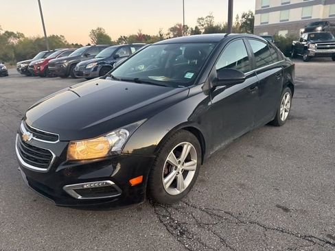 Used 2015 Chevrolet Cruze LT image 11