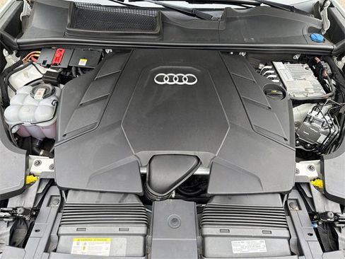Used 2022 Audi Q8 Premium Plus image 28