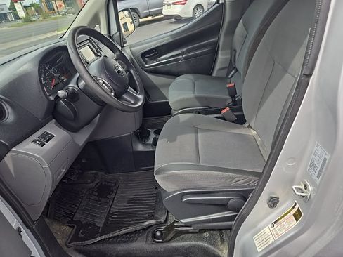 Used 2015 Nissan NV200 SV w/ Technology Package FWD image 12