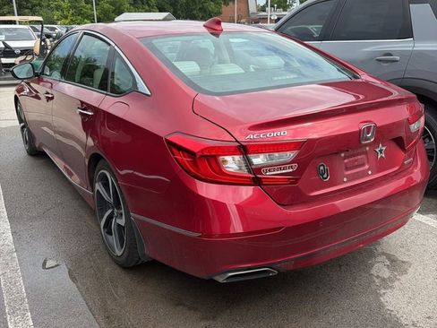 Used 2018 Honda Accord Touring image 6