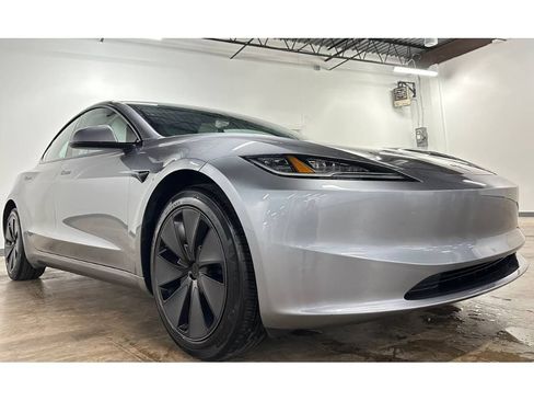 Used 2024 Tesla Model 3 Standard Range RWD image 6