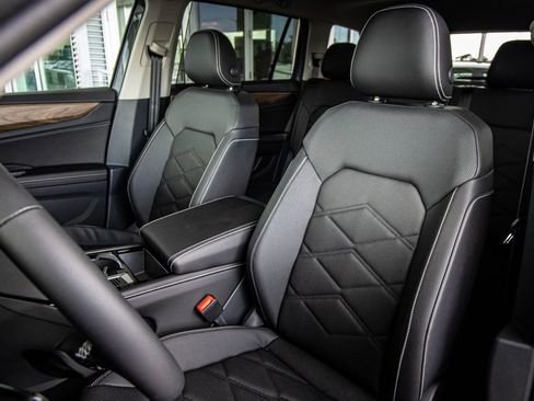 New 2026 Volkswagen Atlas SE FWD image 27