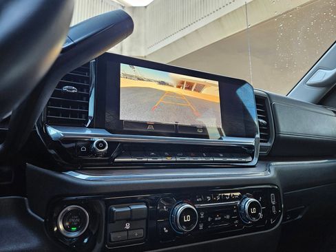 Used 2025 GMC Sierra 1500 SLT image 16