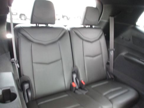 Used 2021 Cadillac XT6 Premium Luxury image 25