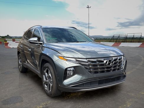Used 2024 Hyundai Tucson Limited AWD/4WD image 2