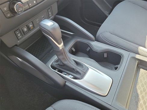 Used 2024 Nissan Frontier SV w/ SV Convenience Package image 13