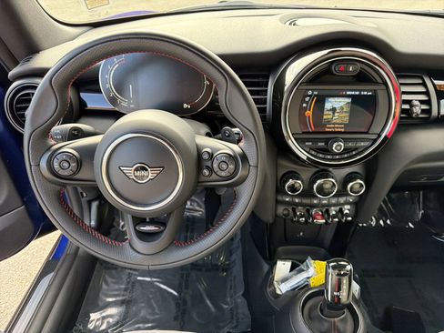 Used 2021 MINI Cooper S w/ Signature Upholstery Package image 17
