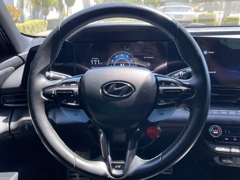 Used 2022 Hyundai Elantra N FWD image 15