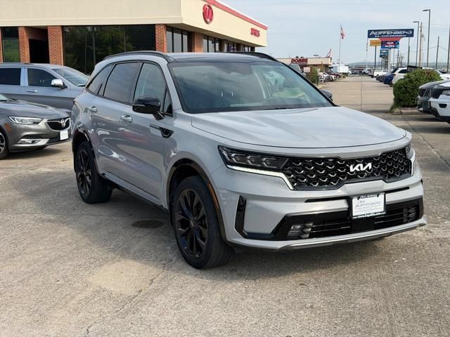 Certified 2023 Kia Sorento SX AWD/4WD image 1
