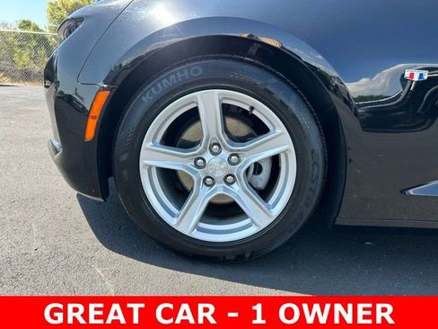 Used 2023 Chevrolet Camaro LT RWD image 9