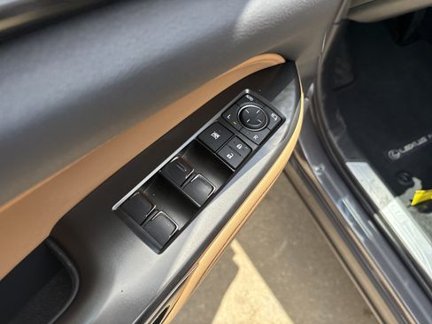 Used 2024 Lexus NX 250 FWD w/ Towing Package (2000 Lbs) image 15