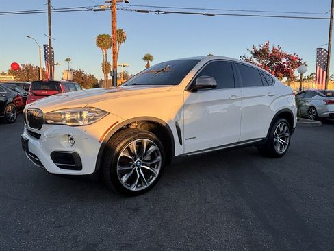 Used 2016 BMW X6 xDrive50i w/ Executive Package AWD/4WD image 2