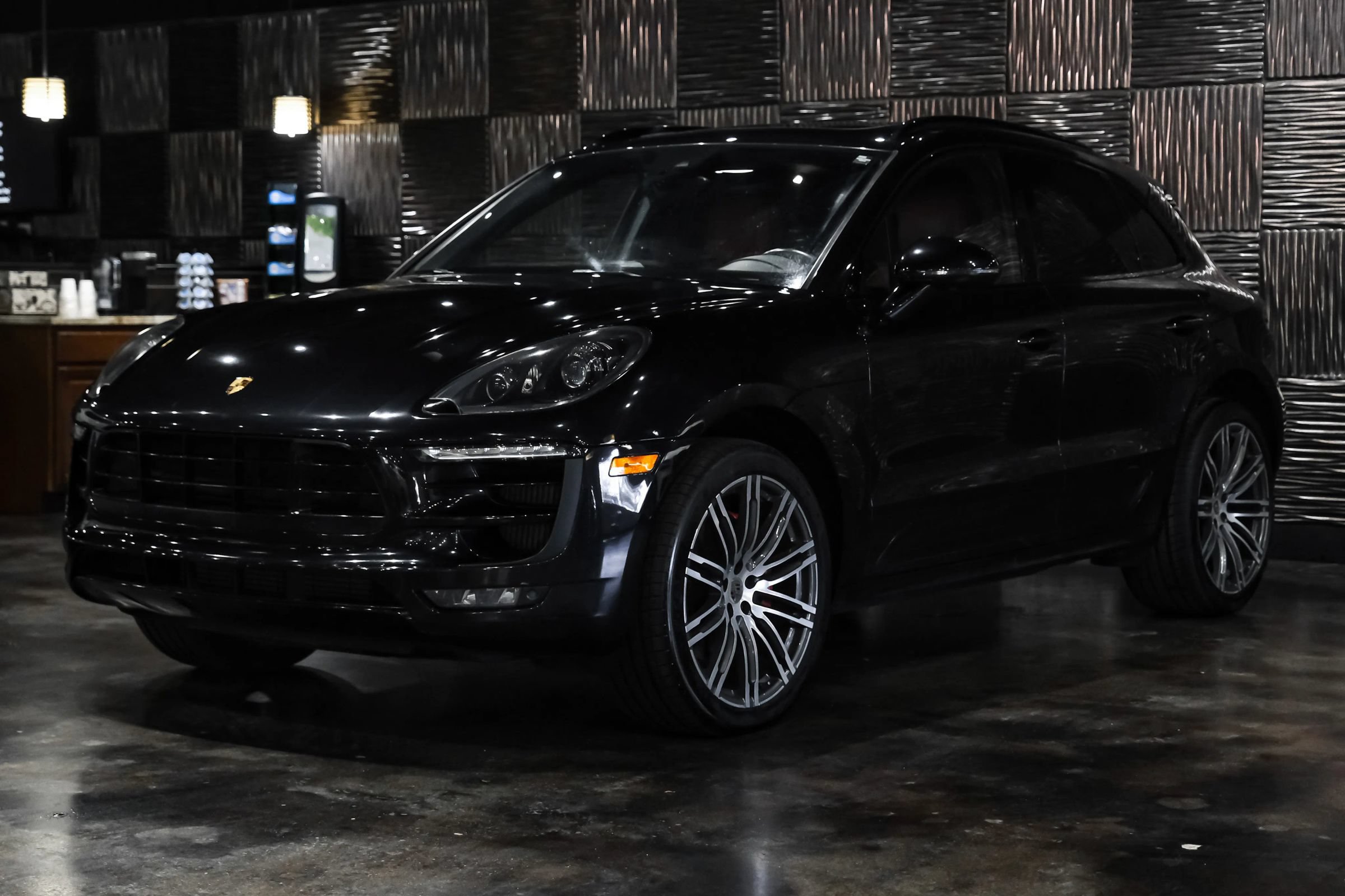 Used 2015 Porsche Macan Turbo AWD/4WD image 7
