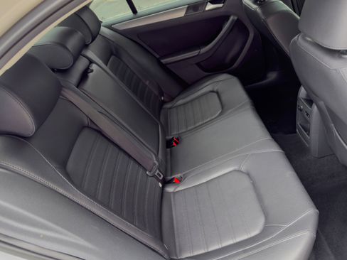 Used 2014 Volkswagen Jetta SEL image 16