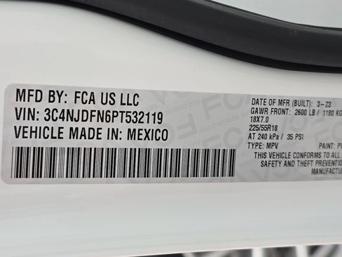 Used 2023 Jeep Compass Latitude image 33