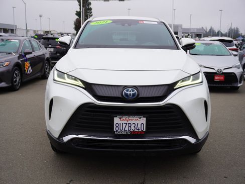 Used 2021 Toyota Venza XLE w/ Carpet Mat Package (TMS) image 7