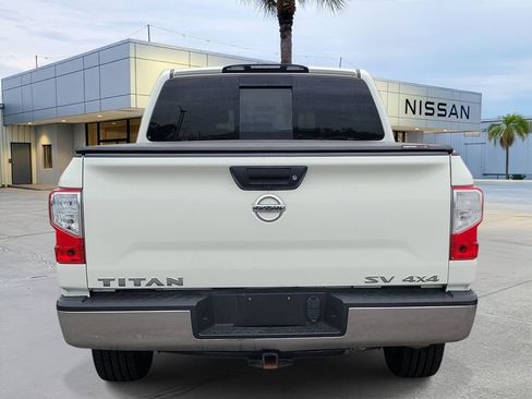 Used 2019 Nissan Titan SV AWD/4WD image 5