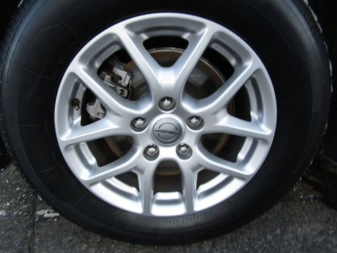 Used 2023 Chrysler Pacifica Touring-L image 31