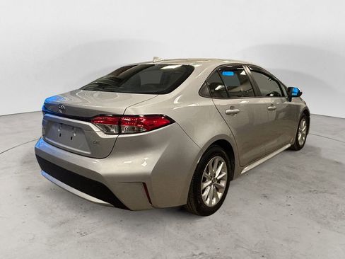 Used 2022 Toyota Corolla LE w/ LE Convenience Package image 5