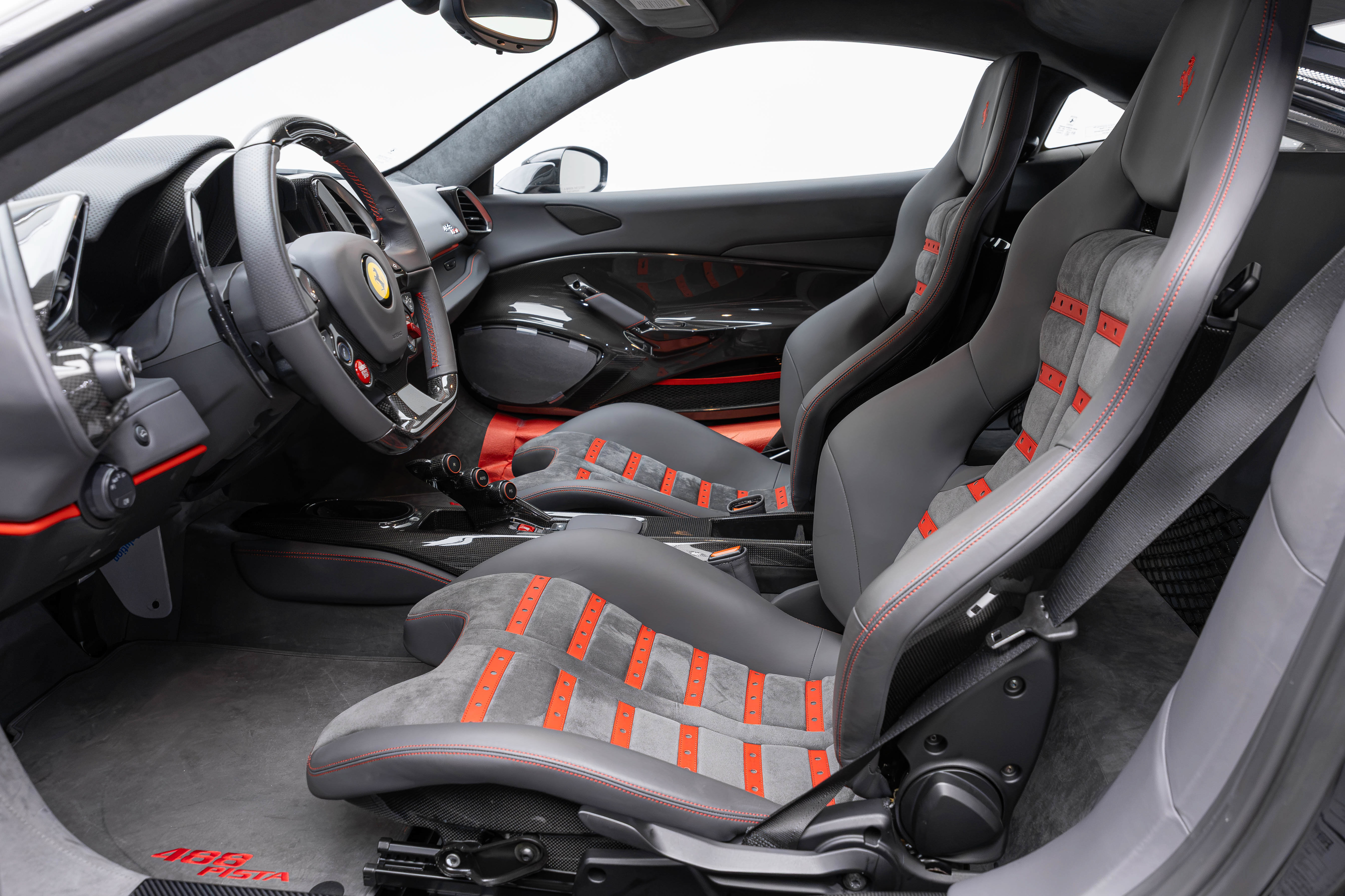 Used 2019 Ferrari 488 Pista Coupe RWD image 5