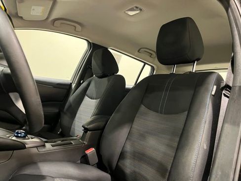 Used 2022 Nissan Leaf S image 16