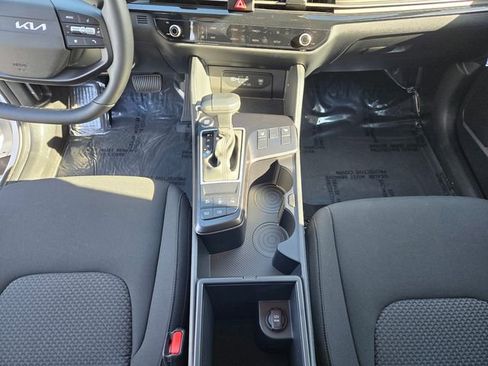 New 2026 Kia Sportage LX FWD image 28