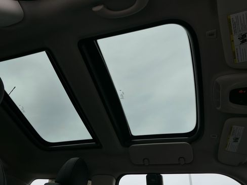 Used 2023 MINI Cooper SE image 28