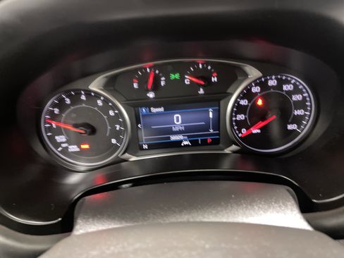 Used 2024 GMC Terrain SLE FWD image 32