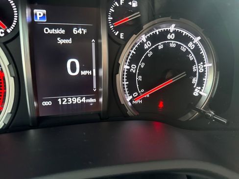 Used 2020 Toyota 4Runner Limited image 17