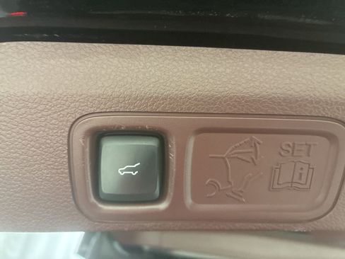 Used 2018 Lincoln Navigator Black Label w/ Cargo Package AWD/4WD image 8