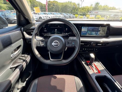 Used 2025 Nissan Kicks SR w/ SR Premium Package AWD/4WD image 16