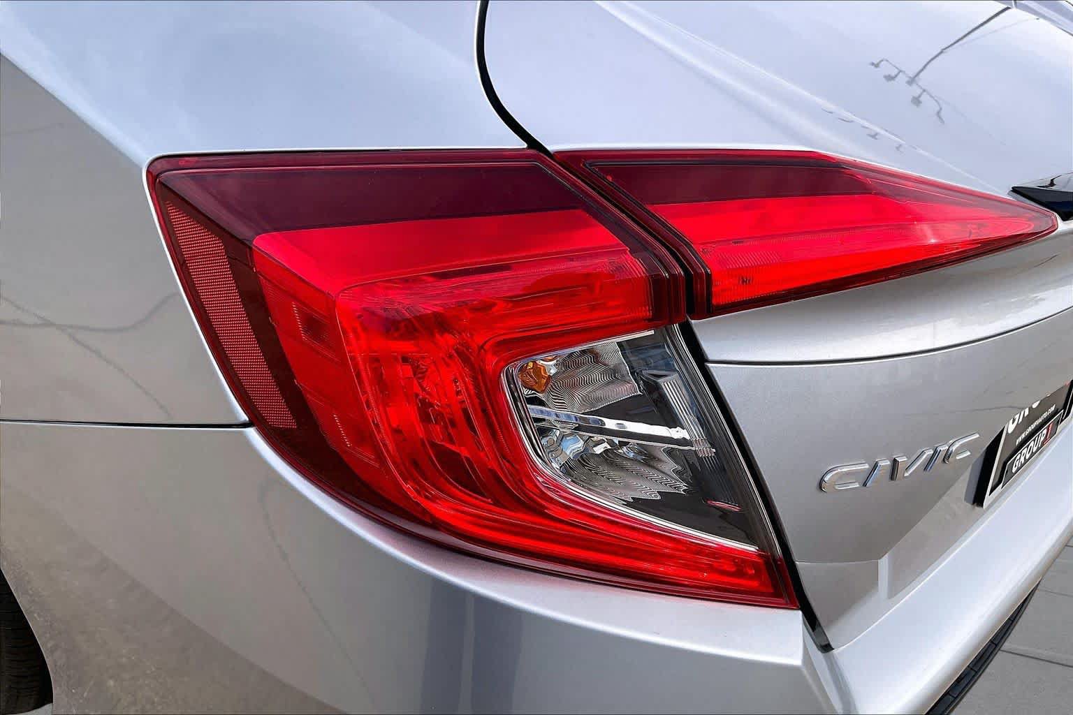 Used 2020 Honda Civic Sport image 29
