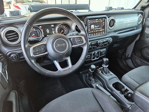 Used 2023 Jeep Gladiator Overland AWD/4WD image 28