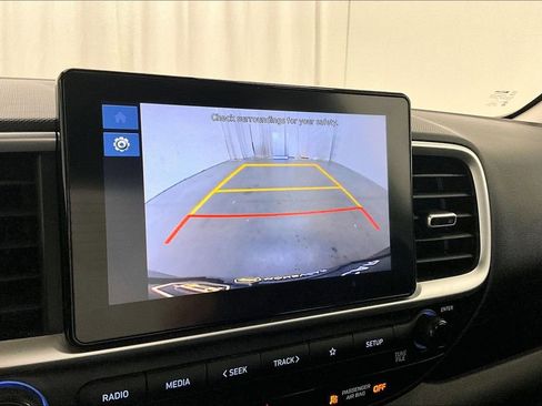 Used 2023 Hyundai Venue SEL FWD image 14