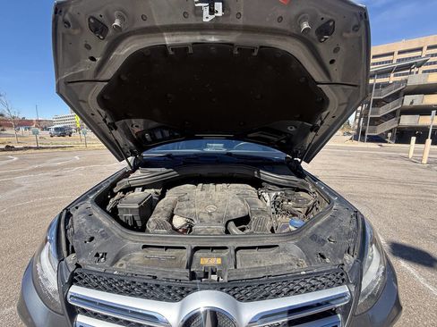 Used 2019 Mercedes-Benz GLE 400 GLE 400 4MATIC AWD 4dr SUV w/ Premium 1 Package image 29