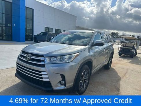 Used 2018 Toyota Highlander XLE image 3
