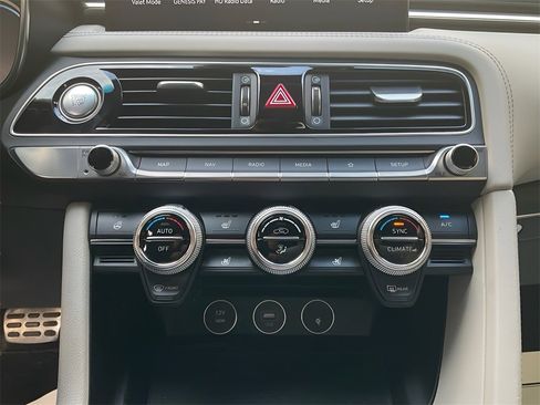 Used 2023 Genesis G70 2.0T w/ Sport Prestige Package image 24