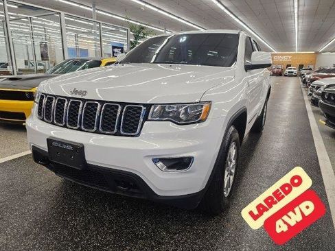 Used 2020 Jeep Grand Cherokee Laredo AWD/4WD image 1