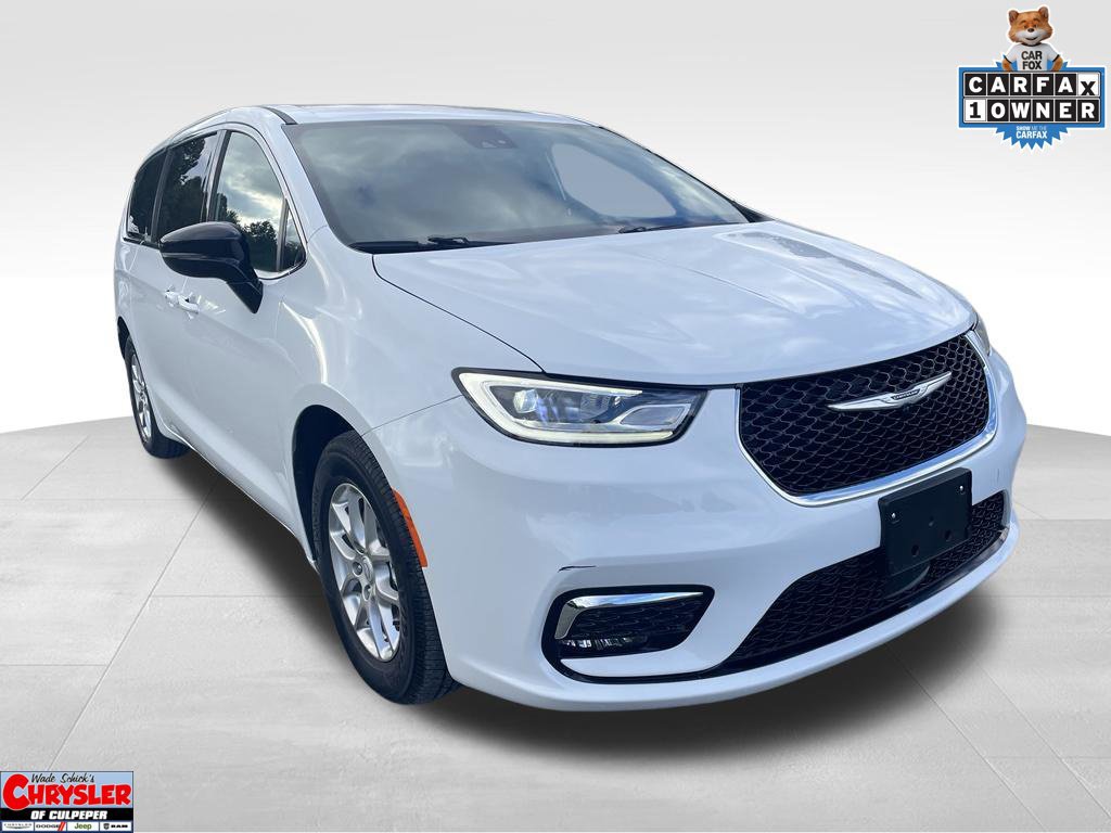 Used 2026 Chrysler Pacifica Select FWD image 1