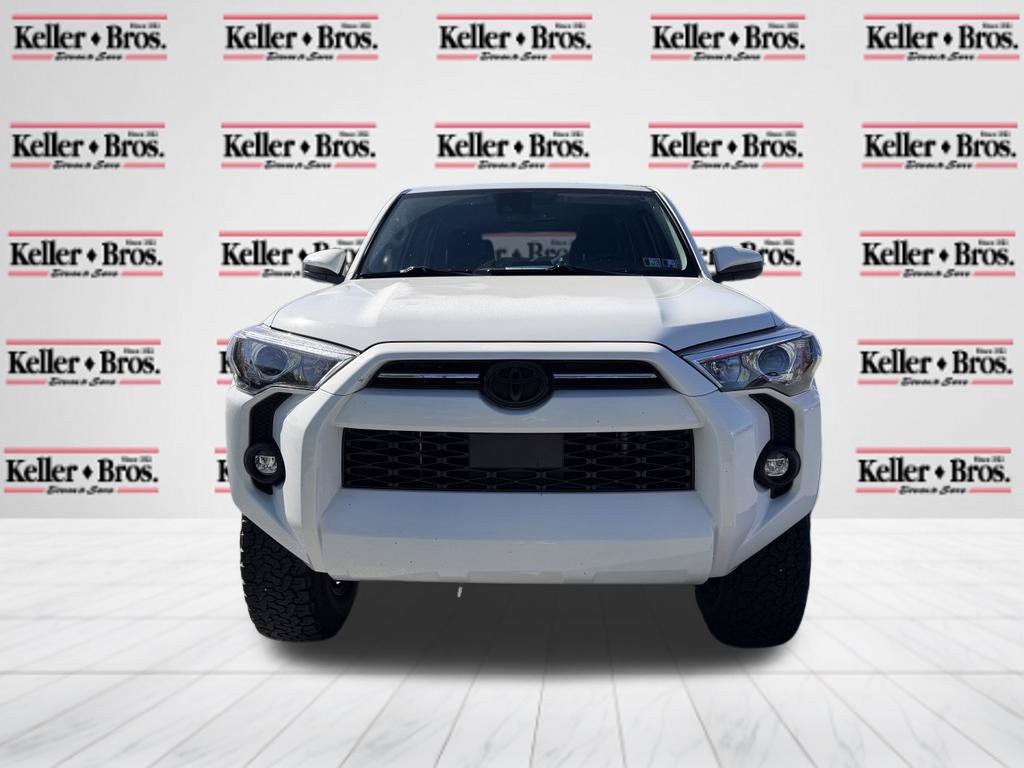 Used 2023 Toyota 4Runner SR5 AWD/4WD image 2