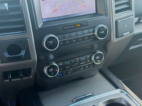 Used 2019 Ford Expedition XLT w/ Equipment Group 202A image 14