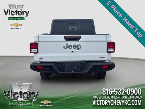 Used 2023 Jeep Gladiator Overland image 5