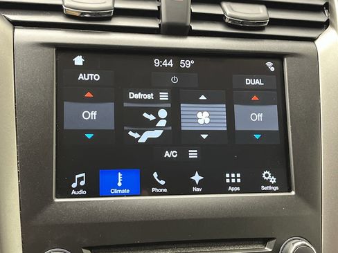 Used 2017 Ford Fusion SE w/ Equipment Group 201A FWD image 20