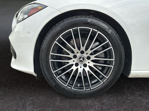 Used 2025 Mercedes-Benz C 300 Sedan image 9