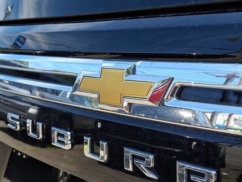 Used 2024 Chevrolet Suburban LT w/ Luxury Package AWD/4WD image 30