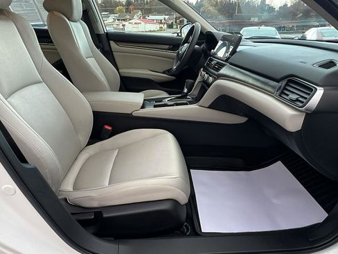 Used 2019 Honda Accord LX image 13
