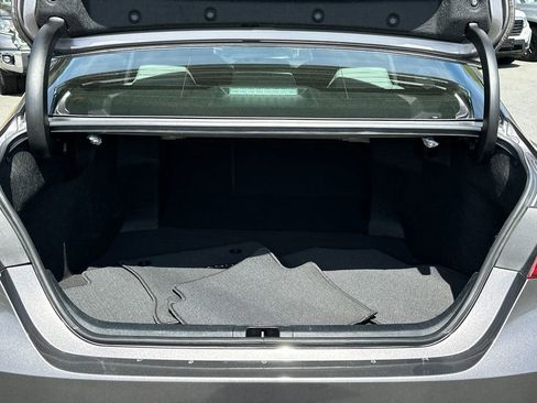 Used 2023 Toyota Camry SE image 6