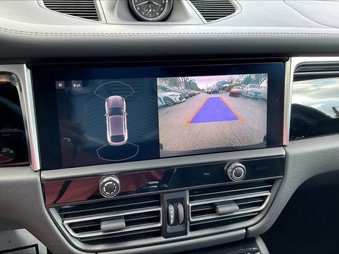 Used 2023 Porsche Macan S image 14